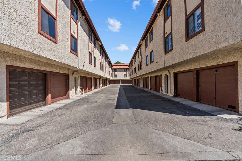 Image 30 of property listing at 18161 Sundowner 932, Canyon Country, CA 91387