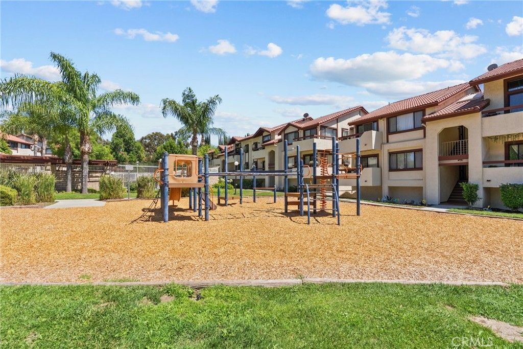 Image 33 of property listing at 18161 Sundowner 932, Canyon Country, CA 91387