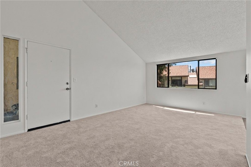 Image 5 of property listing at 18161 Sundowner 932, Canyon Country, CA 91387
