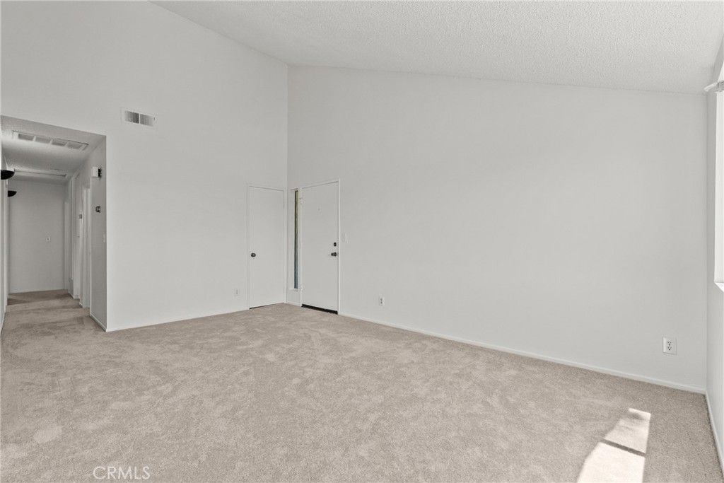 Image 6 of property listing at 18161 Sundowner 932, Canyon Country, CA 91387