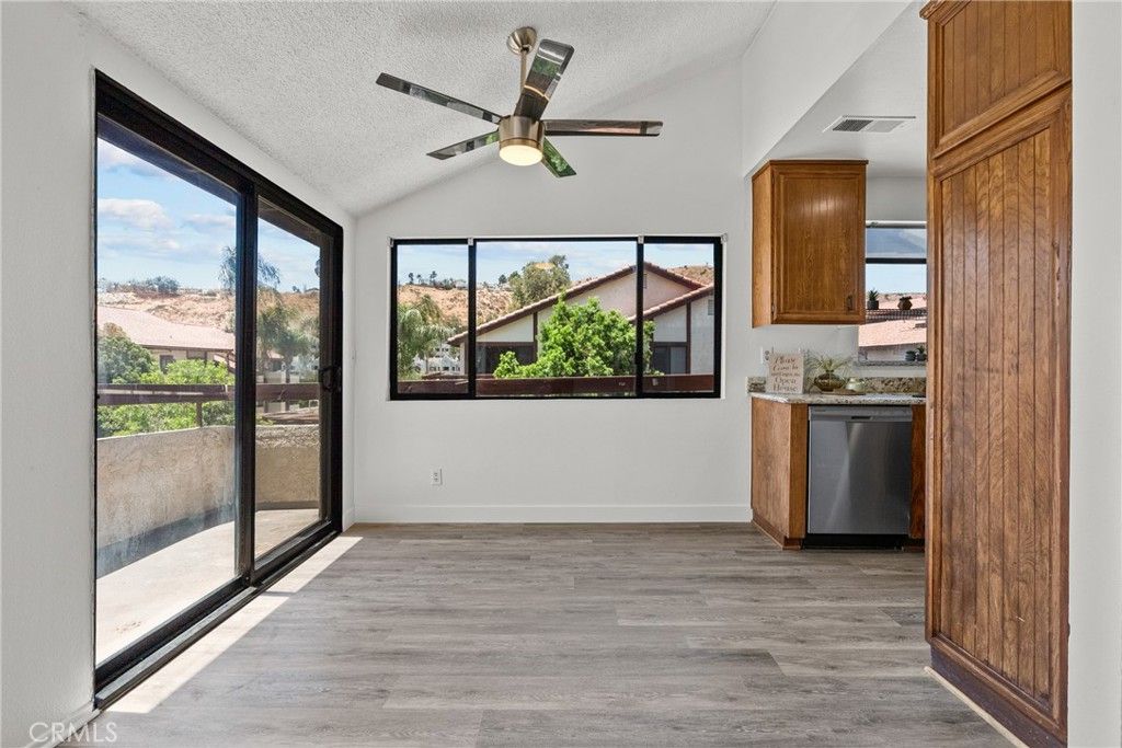 Image 9 of property listing at 18161 Sundowner 932, Canyon Country, CA 91387