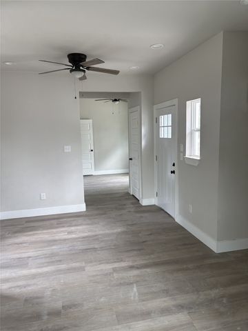 316 Henry Street, Waxahachie, TX 75165