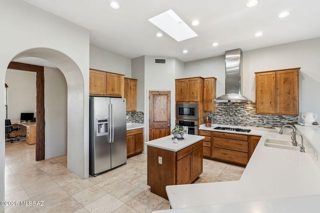 10148 N Wild Creek Drive, Oro Valley, AZ 85742