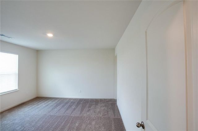 1004 Riverdale CV, Jarrell, TX 76537