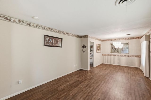 1226 Crestwood Drive, Cleburne, TX 76033