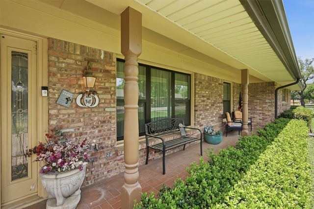 1226 Crestwood Drive, Cleburne, TX 76033