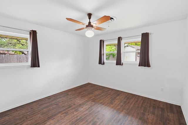 1226 Crestwood Drive, Cleburne, TX 76033