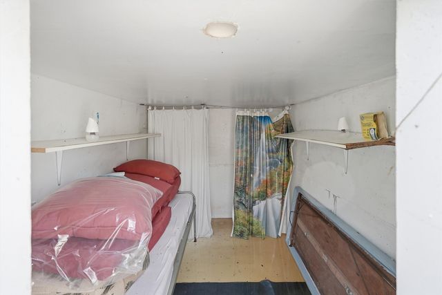 1226 Crestwood Drive, Cleburne, TX 76033