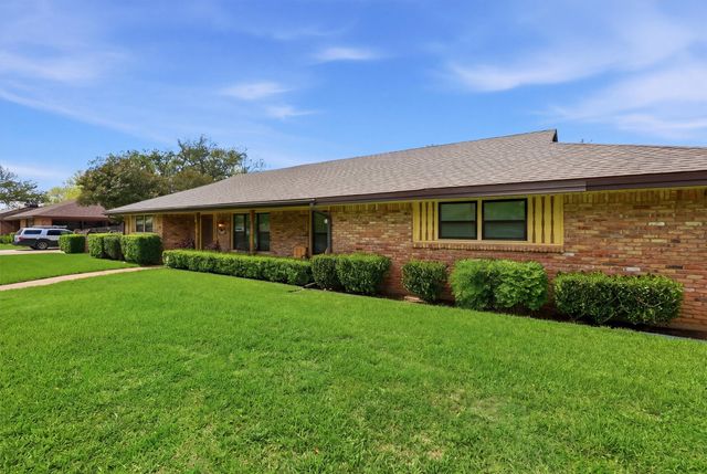 1226 Crestwood Drive, Cleburne, TX 76033