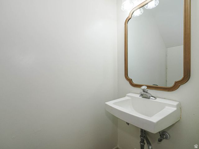 2122 E GEORGETOWN SQ, Millcreek, UT 84109