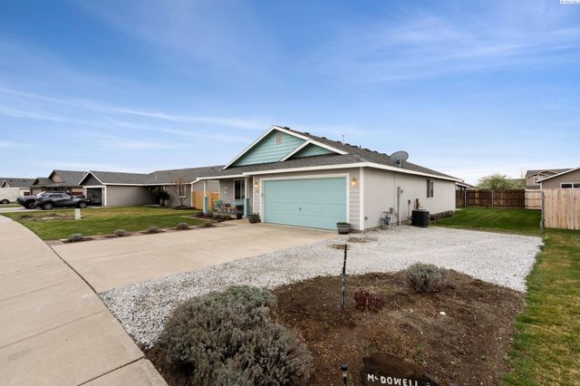 4422 Kubota Ln, Pasco, WA 99301