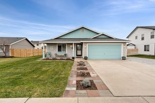 4422 Kubota Ln, Pasco, WA 99301