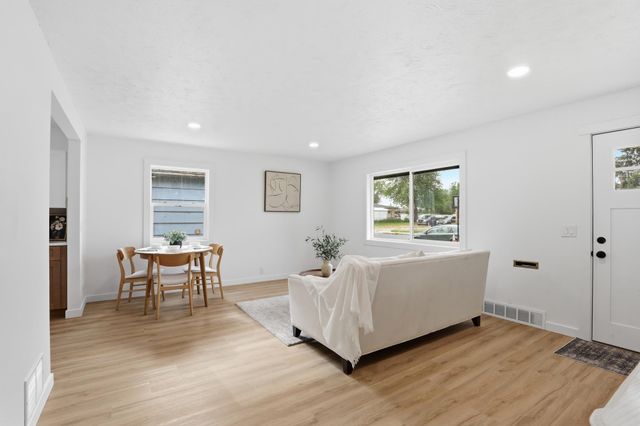 1644 E LONGFELLOW Ave, Spokane, WA 99207