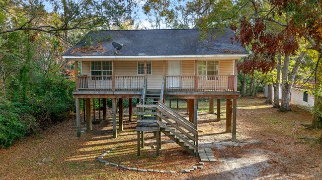 3718 Howze St., Moss Point, MS 39563