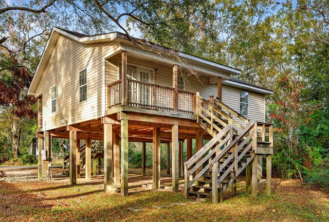 3718 Howze St., Moss Point, MS 39563