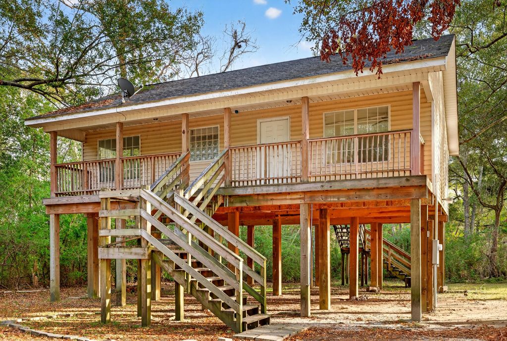 3718 Howze St., Moss Point, MS 39563