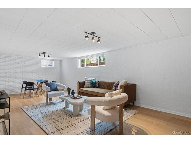 4880 S Kalamath St, Englewood, CO 80110