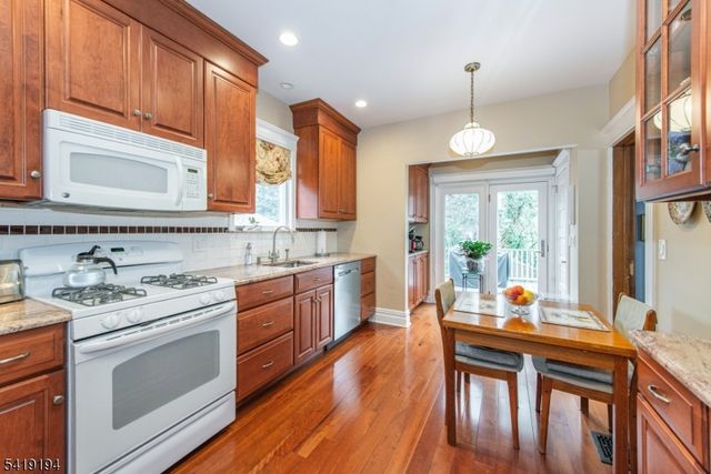 8 Appleton Rd, Bloomfield Twp., NJ 07003