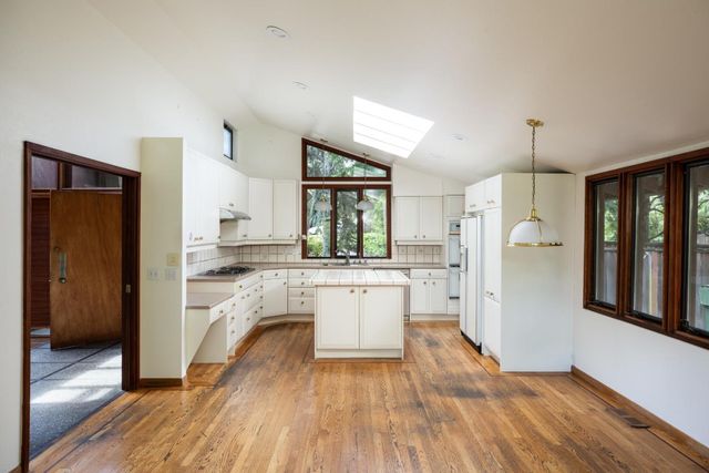 706 Tolman Drive, Stanford, CA 94305