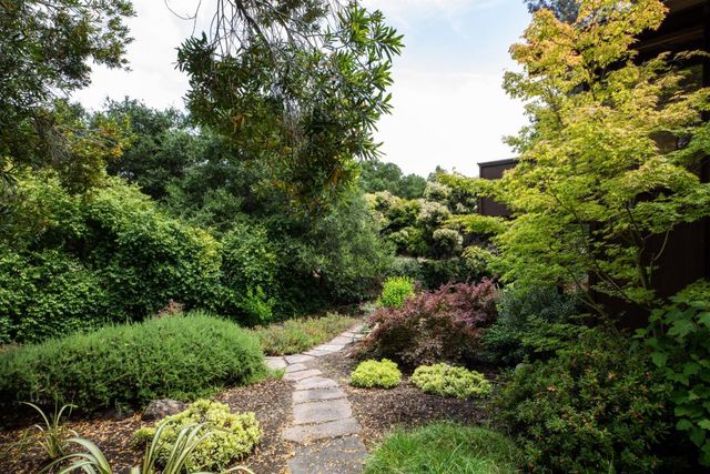 706 Tolman Drive, Stanford, CA 94305