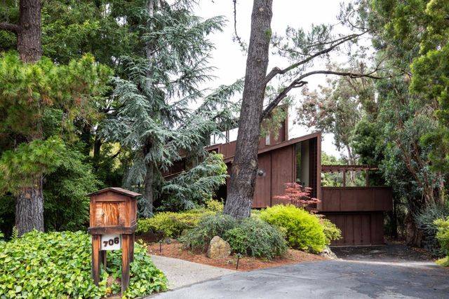 706 Tolman Drive, Stanford, CA 94305