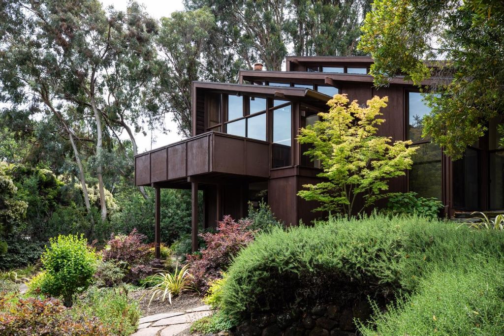 706 Tolman Drive, Stanford, CA 94305
