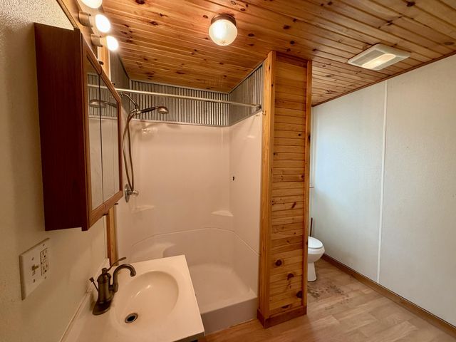 7768 High Point Drive, Raymondville, MO 65555