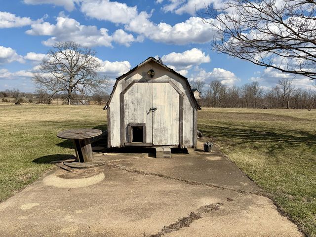 7768 High Point Drive, Raymondville, MO 65555