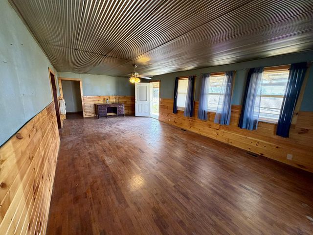 7768 High Point Drive, Raymondville, MO 65555