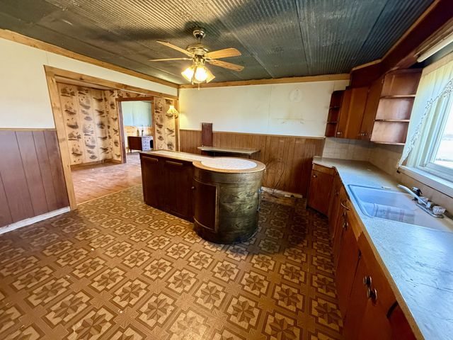 7768 High Point Drive, Raymondville, MO 65555