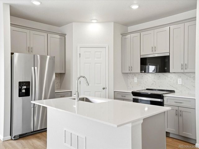2163 E 164th Ave, Thornton, CO 80602