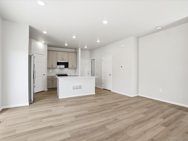 2163 E 164th Ave, Thornton, CO 80602