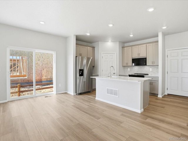 2163 E 164th Ave, Thornton, CO 80602