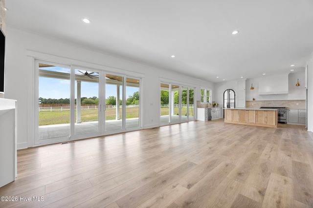 523 Ballast Point Road, Hampstead, NC 28443