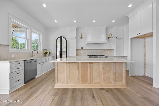 523 Ballast Point Road, Hampstead, NC 28443