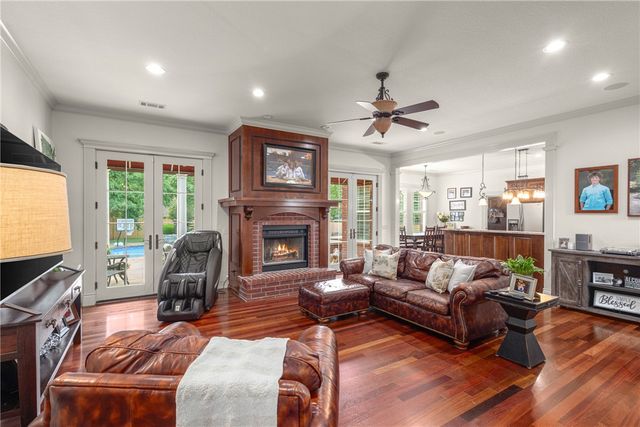 331 E Fairway Lane, Fayetteville, AR 72701
