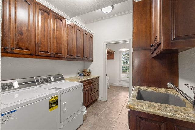 331 E Fairway Lane, Fayetteville, AR 72701