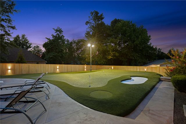 331 E Fairway Lane, Fayetteville, AR 72701