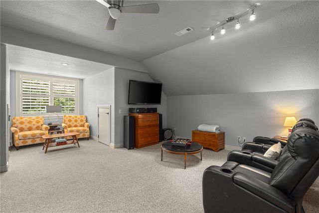 331 E Fairway Lane, Fayetteville, AR 72701