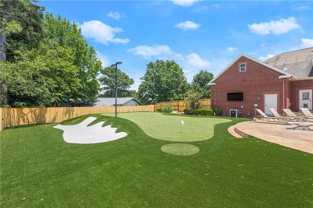 331 E Fairway Lane, Fayetteville, AR 72701