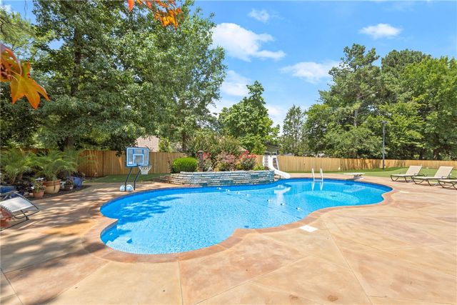 331 E Fairway Lane, Fayetteville, AR 72701