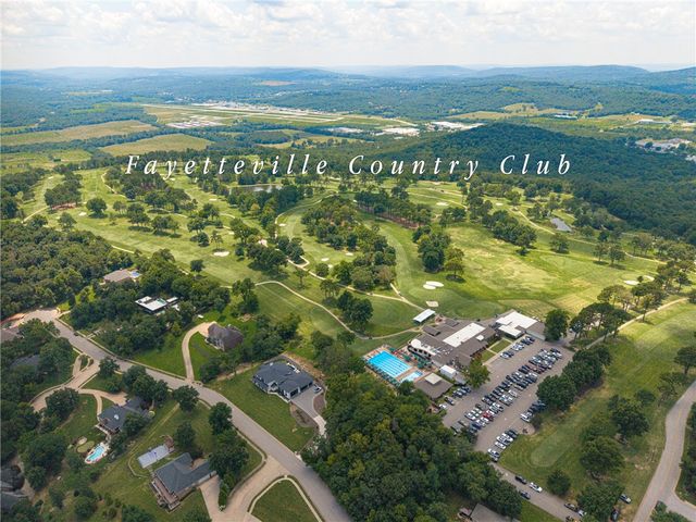 331 E Fairway Lane, Fayetteville, AR 72701