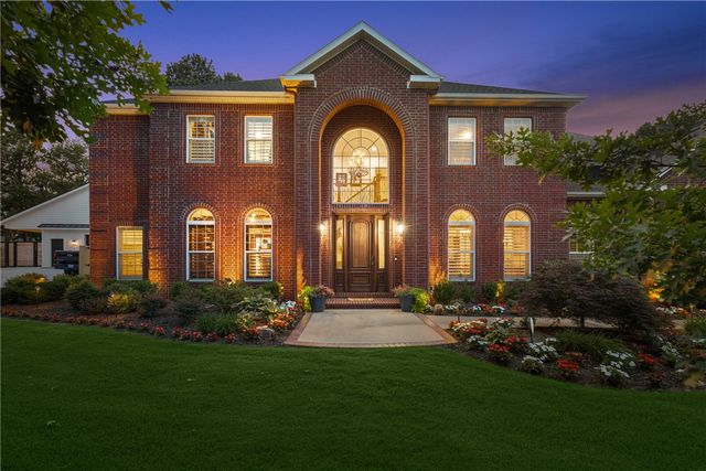 331 E Fairway Lane, Fayetteville, AR 72701