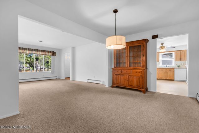 49 Dreyfus Court, Toms River, NJ 08757