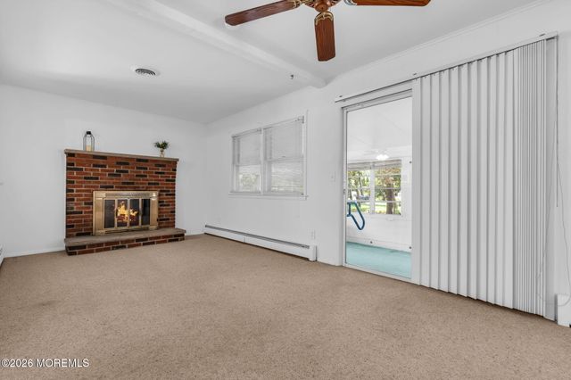 49 Dreyfus Court, Toms River, NJ 08757