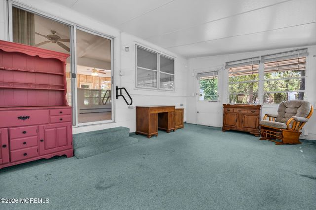 49 Dreyfus Court, Toms River, NJ 08757