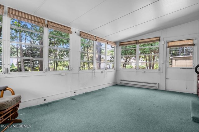 49 Dreyfus Court, Toms River, NJ 08757