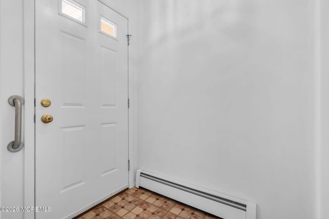 49 Dreyfus Court, Toms River, NJ 08757