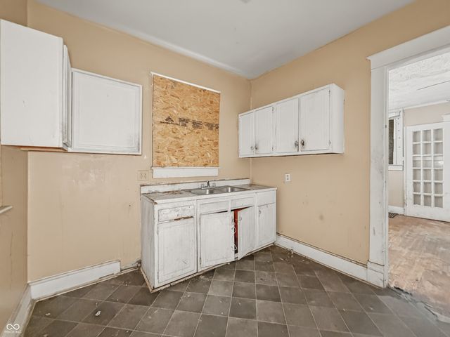 3518 N Capitol Avenue, Indianapolis, IN 46208