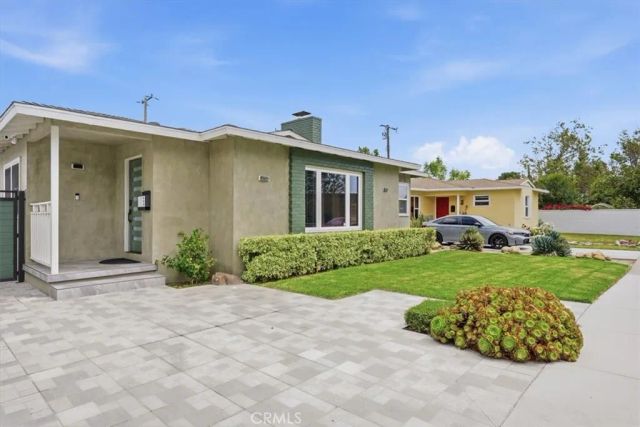 2215 N Spurgeon Street, Santa Ana, CA 92706